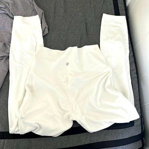Lululemon white align crop 23